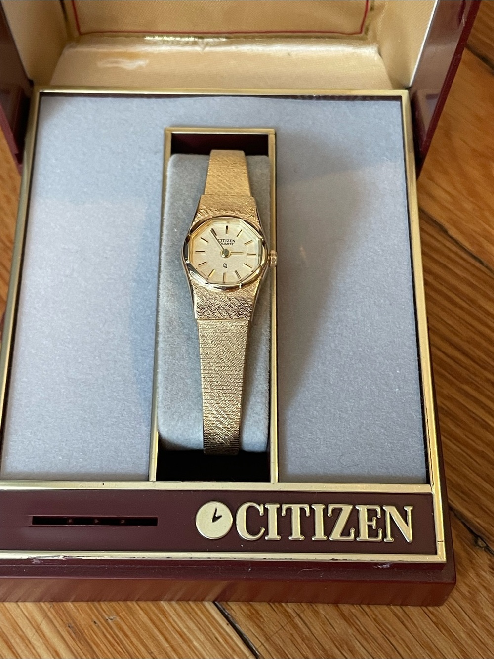 Citizen Gold Tone Ladies Watch - Picture 3 of 5